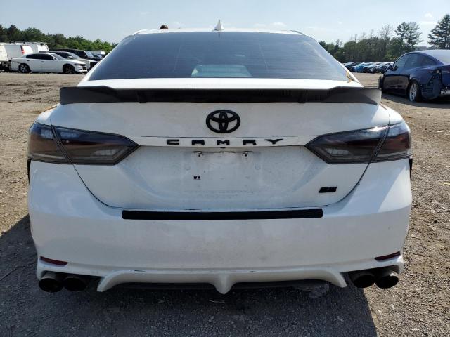 4T1G11AK7RU910313 - 2024 TOYOTA CAMRY SE NIGHT SHADE WHITE photo 6