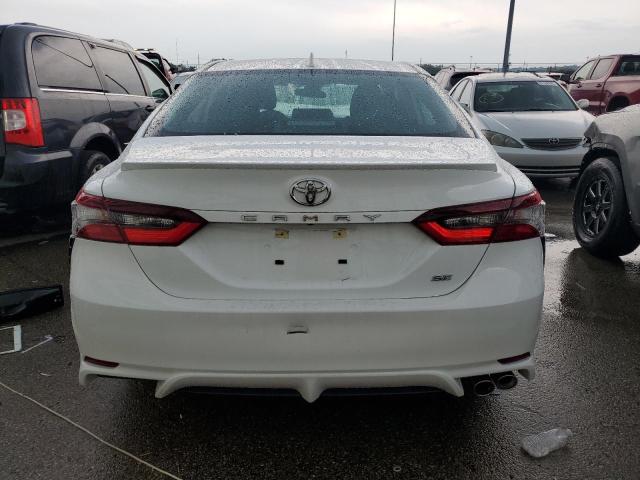 4T1G11AK8PU799851 - 2023 TOYOTA CAMRY SE NIGHT SHADE WHITE photo 6