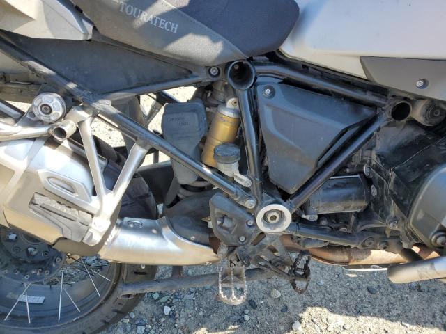 WB10A1202GZ098869 - 2016 BMW R1200 GS ADVENTURE Կարմիր լուսանկար 7