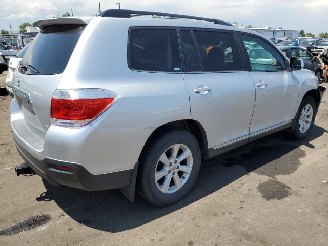 5TDBK3EH8BS078836 - 2011 TOYOTA HIGHLANDER BASE SILVER photo 3