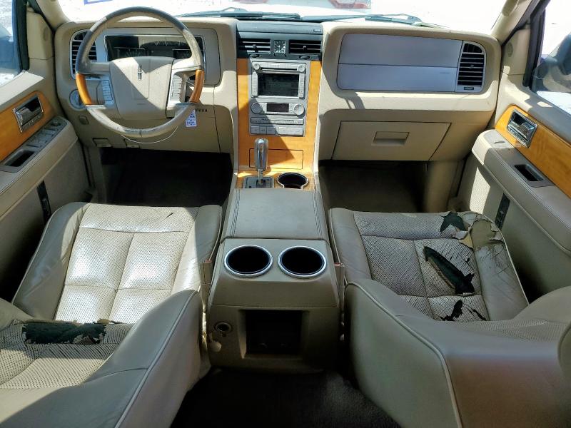 5LMFU27517LJ16885 - 2007 LINCOLN NAVIGATOR CREAM photo 8