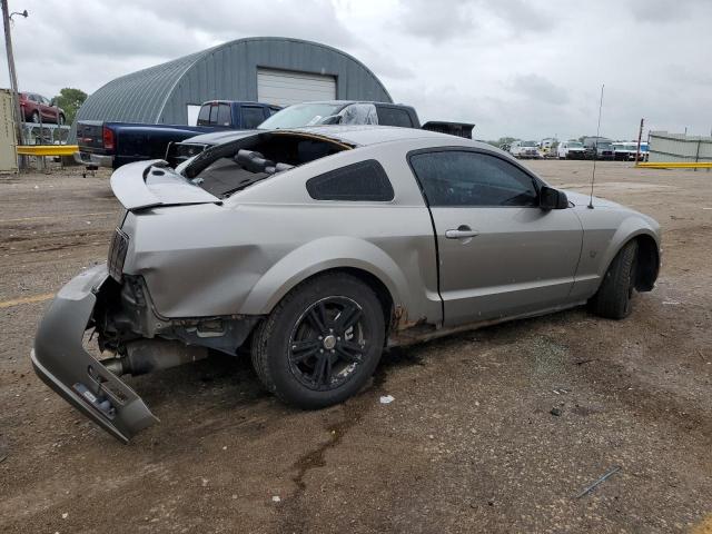 1ZVHT82H795117244 - 2009 FORD MUSTANG GT SILVER photo 3