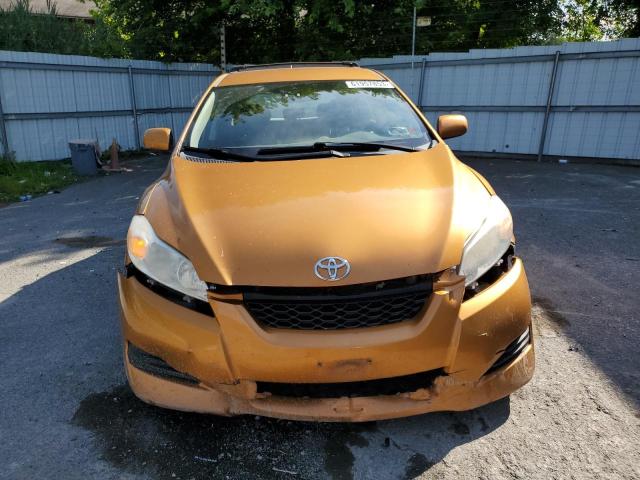 2T1KU40EX9C150670 - 2009 TOYOTA MATRIX ORANGE photo 5