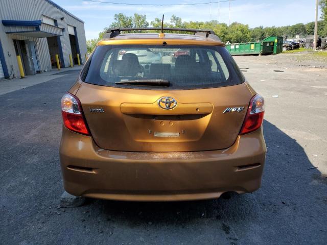 2T1KU40EX9C150670 - 2009 TOYOTA MATRIX ORANGE photo 6