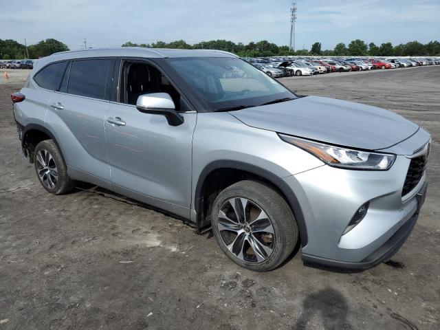 5TDHZRBHXLS501317 - 2020 TOYOTA HIGHLANDER XLE SILVER photo 4