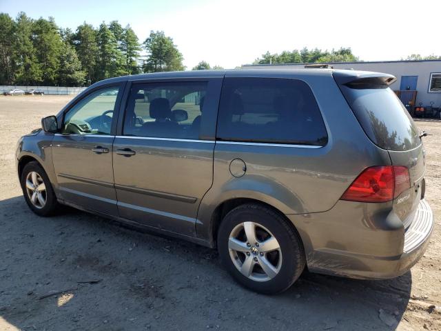 2V4RW3D14AR395596 - 2010 VOLKSWAGEN ROUTAN SE GRAY photo 2