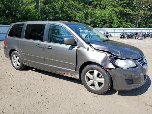 2V4RW3D14AR395596 - 2010 VOLKSWAGEN ROUTAN SE GRAY photo 4