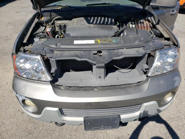 5LMFU27R14LJ33068 - 2004 LINCOLN NAVIGATOR ნაცრისფერი ფოტო 11