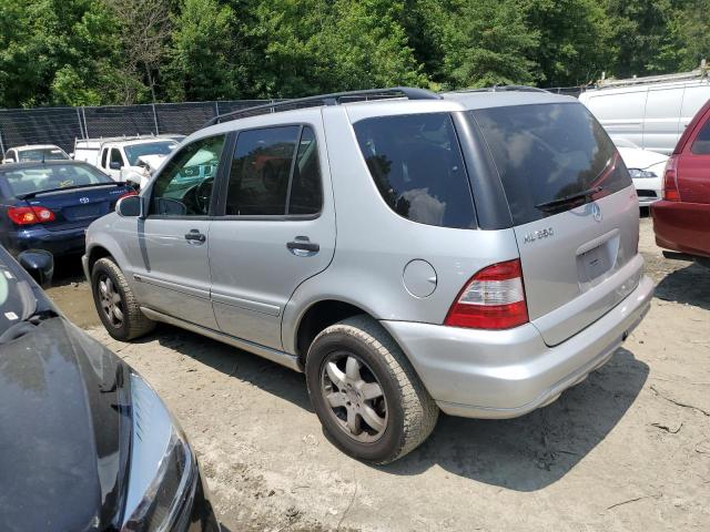 4JGAB57E64A504075 - 2004 MERCEDES-BENZ ML 350 SILVER photo 2