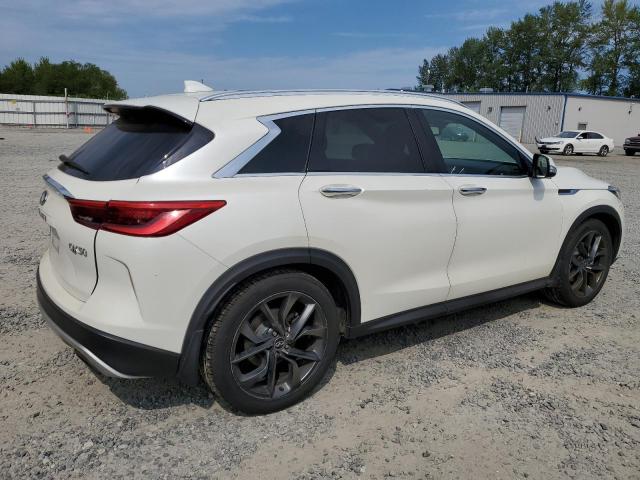 3PCAJ5M33KF101105 - 2019 INFINITI QX50 ESSENTIAL WHITE photo 3