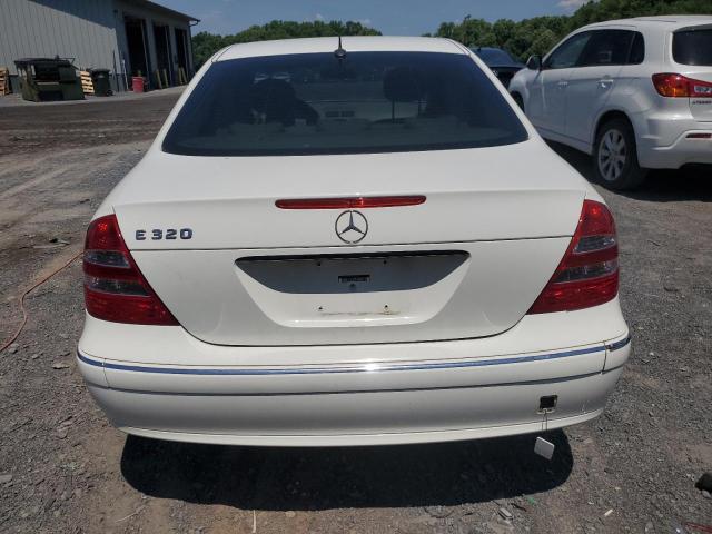 WDBUF65J15A718841 - 2005 MERCEDES-BENZ E 320 WHITE photo 6