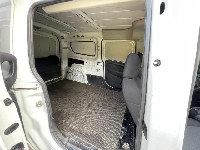 ZFBERFAB5H6F18389 - 2017 RAM PROMASTER 白色 照片 6