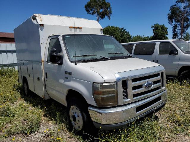 1FDSE3FLXBDA62235 - 2011 FORD ECONOLINE E350 SUPER DUTY CUTAWAY VAN WHITE photo 4