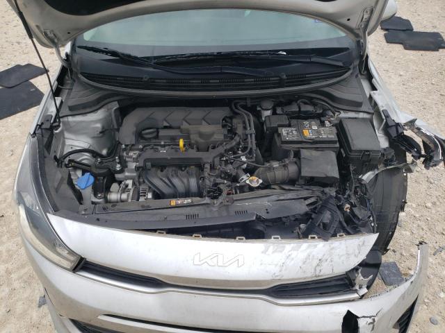 3KPA24AD8NE504589 - 2022 KIA RIO LX SILVER photo 11