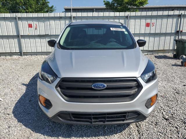 1FMCU0F70JUD60266 - 2018 FORD ESCAPE S Argent photo 5