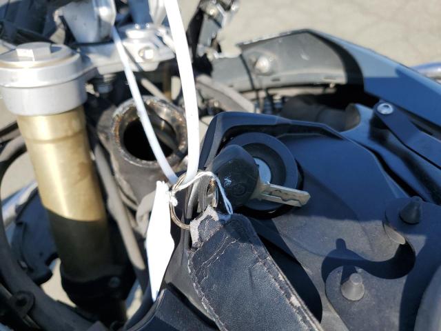 WB10B6505HZ663025 - 2017 BMW F800 GS ADVENTURE GRAY photo 8