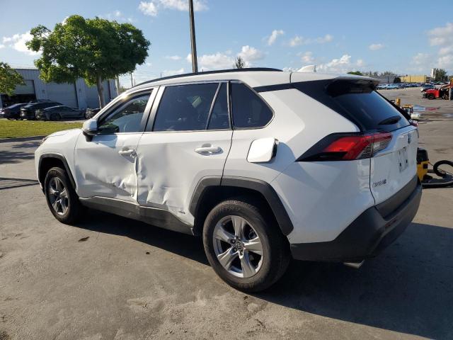 JTMRWRFV0RD270512 - 2024 TOYOTA RAV4 XLE WHITE photo 2