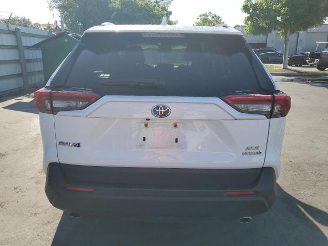JTMRWRFV0RD270512 - 2024 TOYOTA RAV4 XLE WHITE photo 6