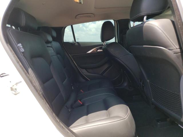 SJKCH5CR7HA031018 - 2017 INFINITI QX30 BASE WHITE photo 11