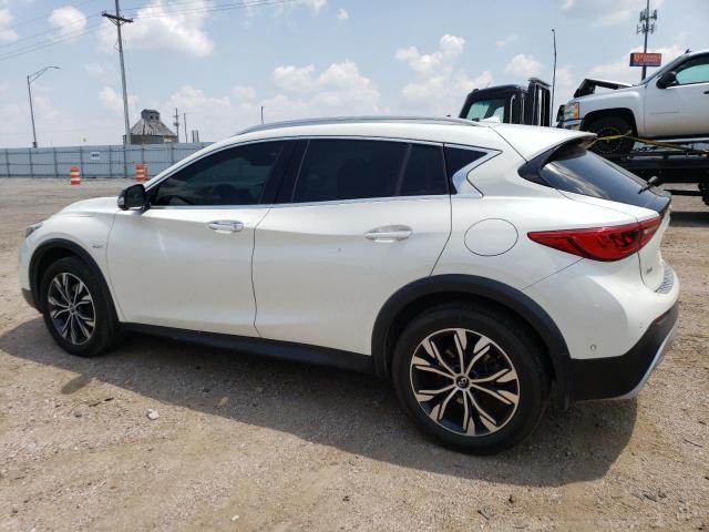 SJKCH5CR7HA031018 - 2017 INFINITI QX30 BASE WHITE photo 2