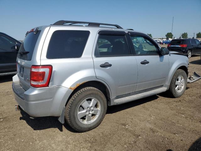 1FMCU9DG8AKB39226 - 2010 FORD ESCAPE XLT SILVER photo 3