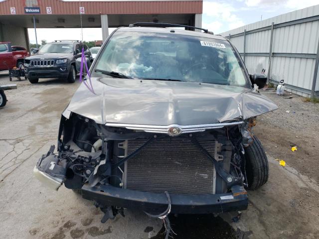 2A4RR8D16AR386570 - 2010 CHRYSLER TOWN & COU TOURING PLUS GRAY photo 5