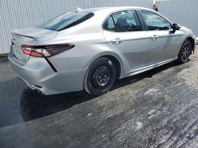4T1G11AK4RU236363 - 2024 TOYOTA CAMRY SE NIGHT SHADE SILVER photo 3