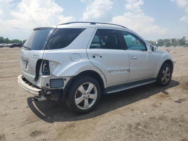 4JGBB8GB6BA638951 - 2011 MERCEDES-BENZ ML 350 4MATIC SILVER photo 3
