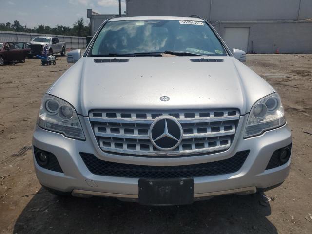 4JGBB8GB6BA638951 - 2011 MERCEDES-BENZ ML 350 4MATIC SILVER photo 5