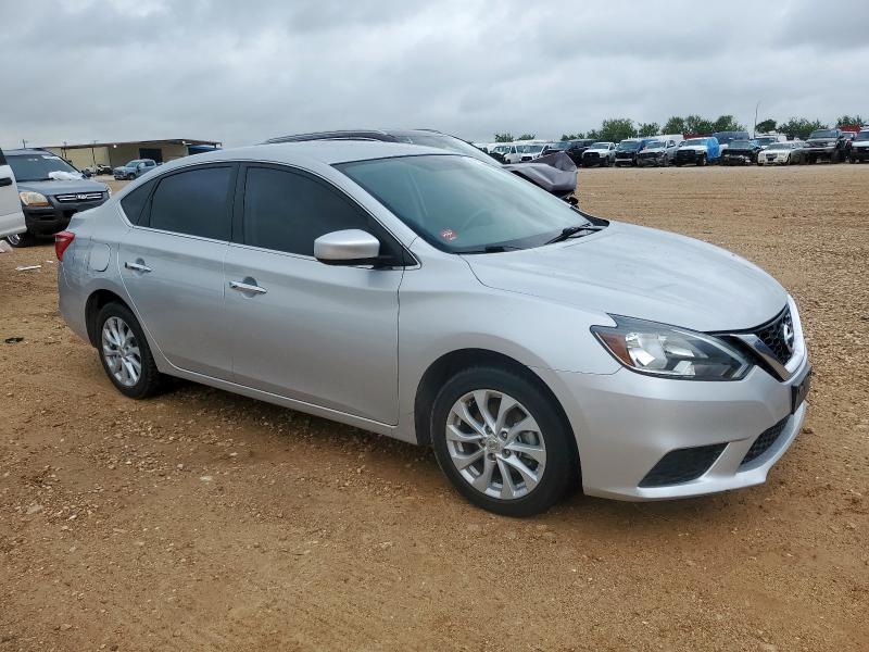 3N1AB7AP8JY344348 - 2018 NISSAN SENTRA S 银色 照片 4