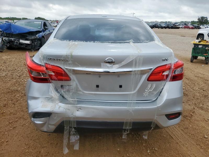 3N1AB7AP8JY344348 - 2018 NISSAN SENTRA S 银色 照片 6