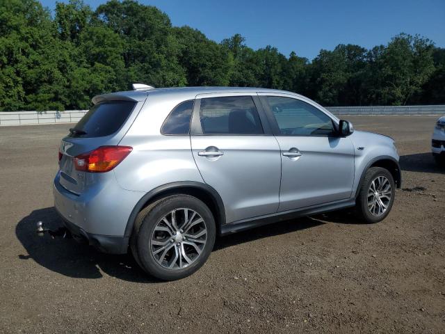 JA4AP3AU4HZ041025 - 2017 MITSUBISHI OUTLANDER ES SILVER photo 3