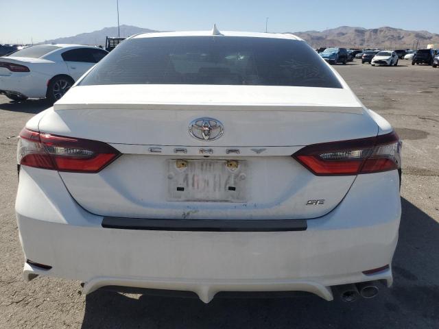 4T1G11AK6PU764175 - 2023 TOYOTA CAMRY SE NIGHT SHADE WHITE photo 6