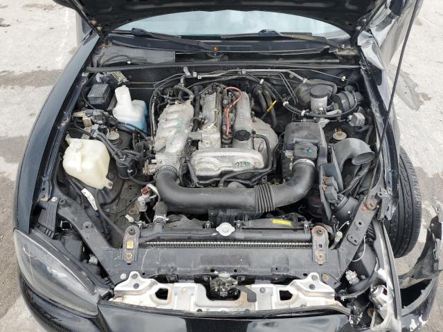JM1NB353320222085 - 2002 MAZDA MX-5 MIATA BASE BLACK photo 11