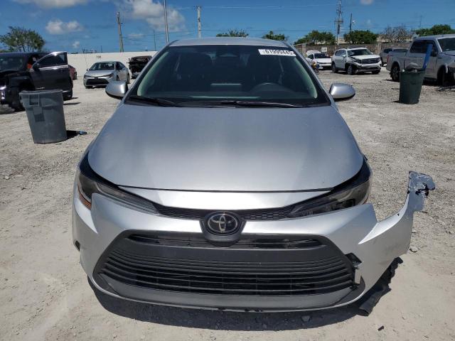 5YFB4MDE6RP157304 - 2024 TOYOTA COROLLA LE 银色 照片 5