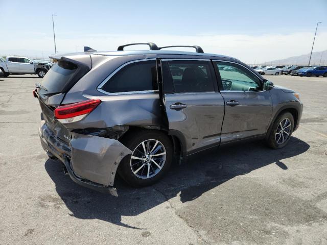 5TDJZRFH1JS871628 - 2018 TOYOTA HIGHLANDER SE GRAY photo 3