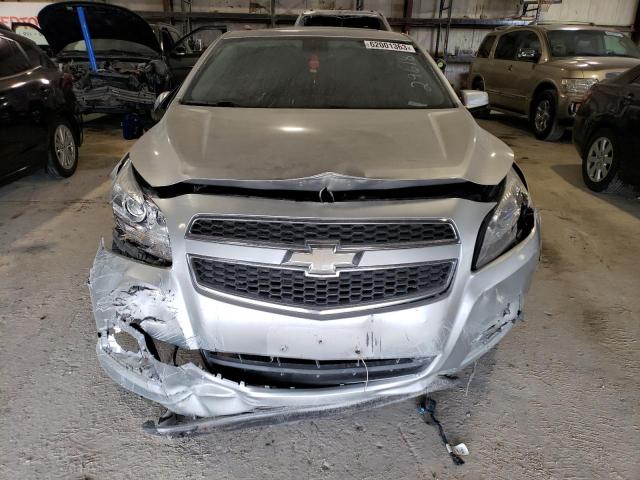 1G11D5RR4DF121102 - 2013 CHEVROLET MALIBU 1LT 银色 照片 5