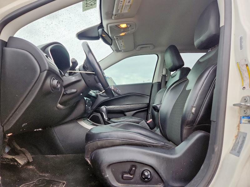 3C4NJCBB9JT108608 - 2018 JEEP COMPASS LATITUDE 白色 照片 7