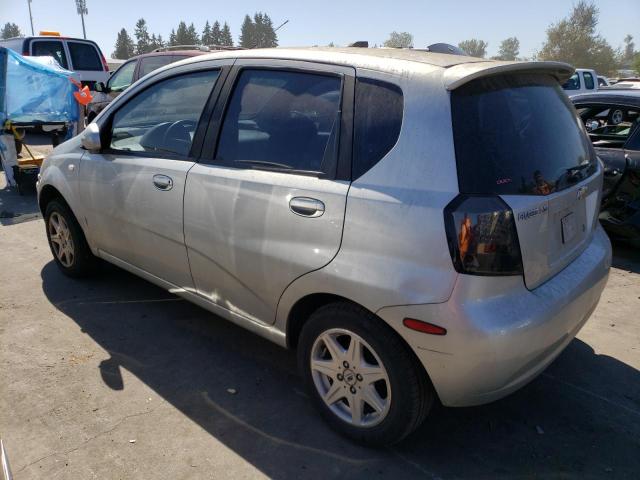 KL1TD62635B345015 - 2005 CHEVROLET AVEO BASE SILVER photo 2