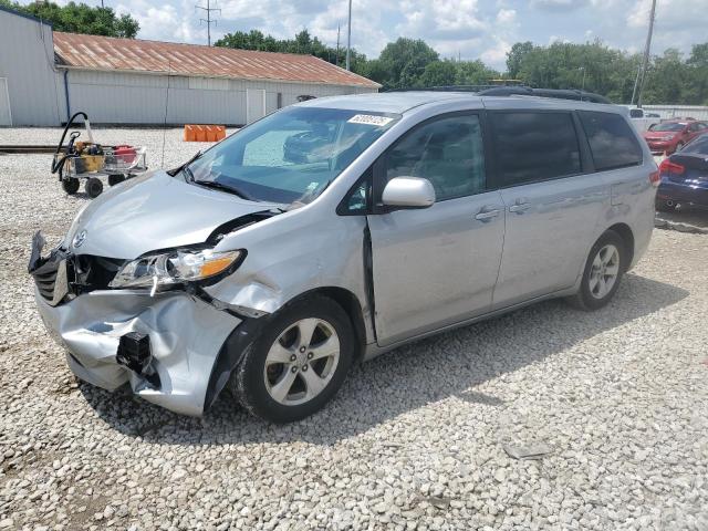 2012 TOYOTA SIENNA LE, null
