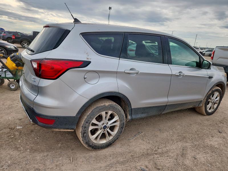 1FMCU9G91KUB07480 - 2019 FORD ESCAPE SE 银色 照片 3