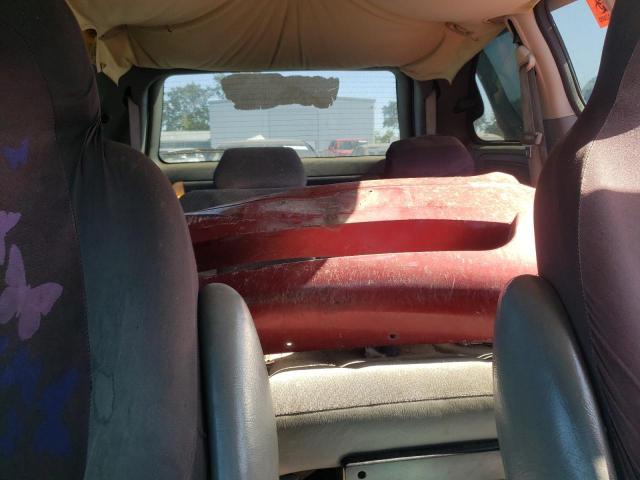 1C4GP45R05B411516 - 2005 CHRYSLER TOWN & COU წითელი ფოტო 10