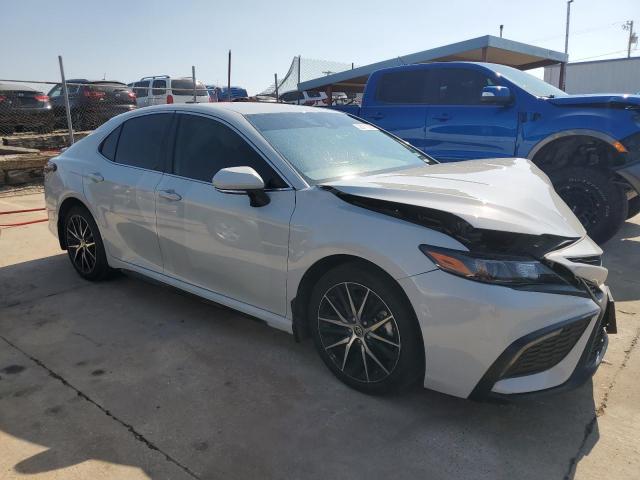 4T1T11AK2PU087267 - 2023 TOYOTA CAMRY SE NIGHT SHADE WHITE photo 4
