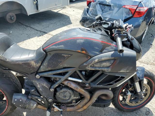 ZDM13BLW5BB002037 - 2011 DUCATI DIAVEL BLACK photo 5