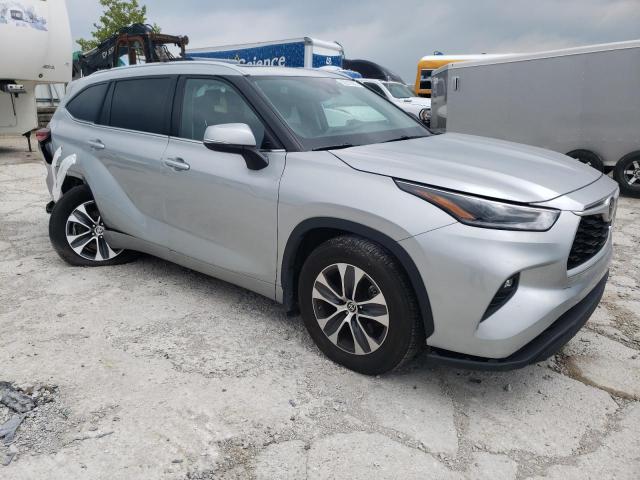 5TDGZRBH2MS146723 - 2021 TOYOTA HIGHLANDER XLE Gümüş foto 4