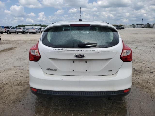 1FAHP3K28CL337751 - 2012 FORD FOCUS SE WHITE photo 6