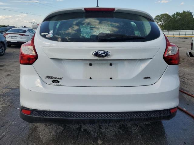 1FAHP3M22CL358348 - 2012 FORD FOCUS SEL WHITE photo 6