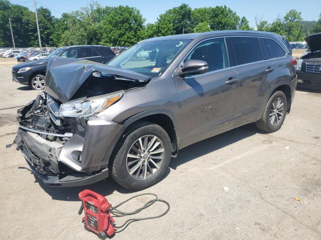2017 TOYOTA HIGHLANDER SE, null