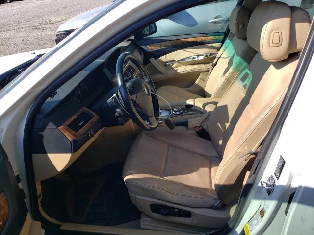 WBANV13588CZ54720 - 2008 BMW 528 XI WHITE photo 7