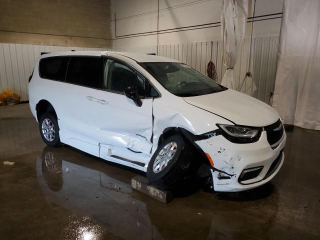 2C4RC1BG6RR120659 - 2024 CHRYSLER PACIFICA TOURING L WHITE photo 4